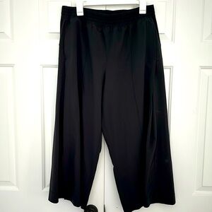 Lululemon cropped easy pants size 12